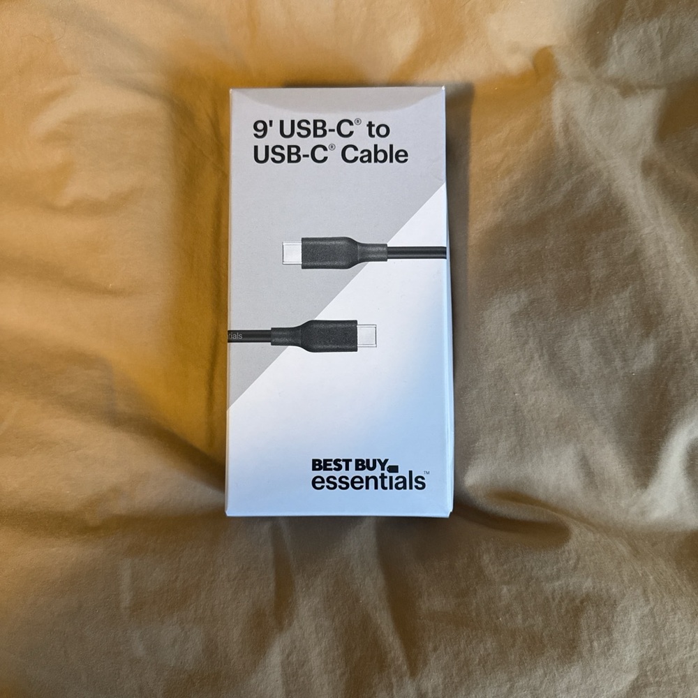nwt unopened 9 inch usb-c to usb-c cable charger